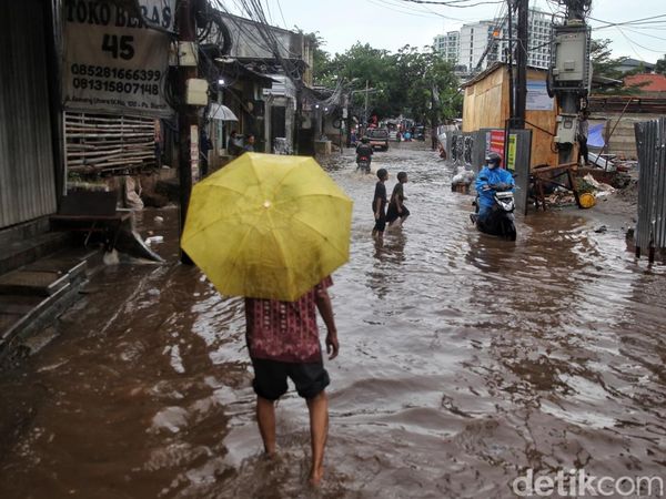 Potret Kemang Utara IX yang Sempat Ditutup Akibat Banjir