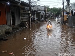 Kemang Langganan Banjir, DKI Bergerak Normalisasi Kali Krukut 1,3 Km