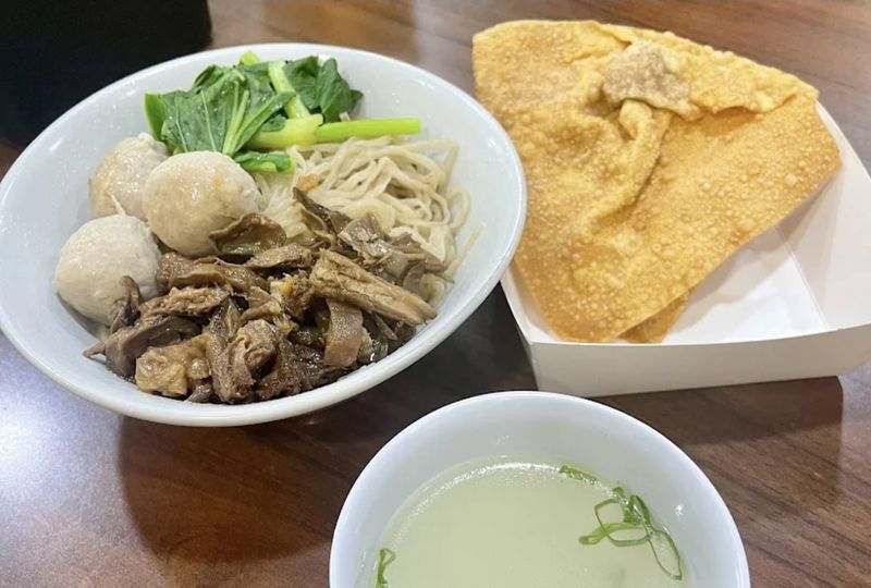 Hemat! 5 Tempat Makan Ini Cocok buat Kaum 'Karjimut'