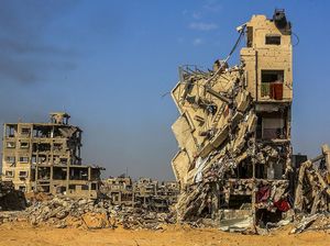 Di Tengah Kota yang Runtuh, Keluarga Palestina Terus Berjuang untuk Hidup