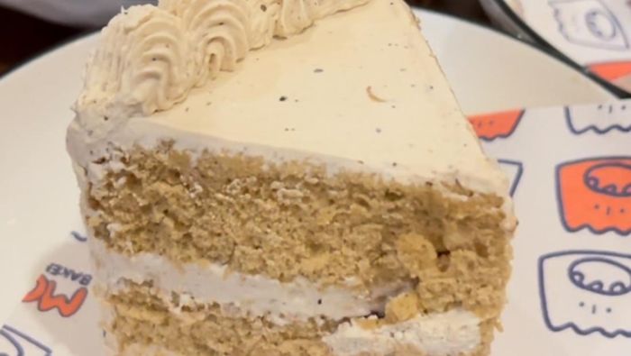 Ada Cake Teh Jawa dan Cheesecake Brownies di Kafe Homey Bekasi