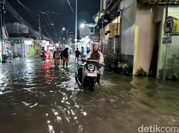Kota Sidoarjo Tergenang Banjir Usai Diguyur Hujan Lebat