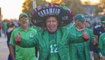 Begini Gaya Suporter Meksiko dan Paraguay Jelang Kickoff di Alamodome