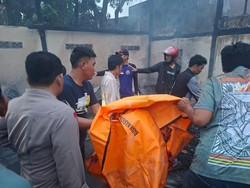 Detik-detik Dramatis Pasutri Lansia Tewas Terjebak Kebakaran Rumah di Wajo