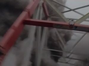 Gelap Gulita di Supiturang, Warga Mengungsi Akibat Abu Semeru