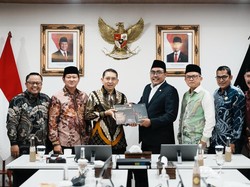 Audiensi dengan LASQI, Fadli Zon Dorong Riset dan Pembinaan Qasidah