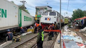 Kereta Api Barang Anjlok di Dupak Magersari Surabaya