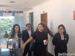Sidang Cerai Agenda Mediasi Marissa Anita dan Andrew Trigg Ditunda