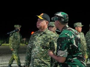 Panglima TNI Tinjau Latihan Terjun Malam di Bangka, Tingkatkan Kesiapsiagaan Wilayah