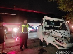 Truk Tabrakan dengan Pikap di Jalan Ahmad Yani Parepare, 2 Orang Luka