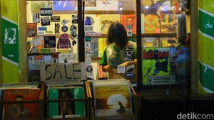Pasar Santa, Surga Vinyl yang Menarik Kolektor Lokal dan Mancanegara