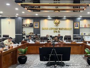 Pedagang Thrifting Ngadu ke DPR, Harap Impor Baju Bekas Diberi Kuota