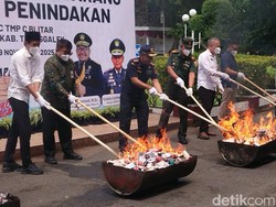 Pemkab Trenggalek dan Bea Cukai Musnahkan 520 Ribu Batang Rokok Ilegal