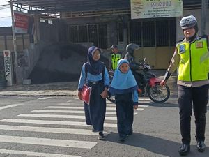 Pejalan Kaki Jadi Fokus Operasi Zebra Semeru 2025 di Kota Batu