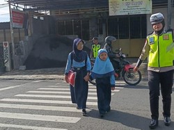 Pejalan Kaki Jadi Fokus Operasi Zebra Semeru 2025 di Kota Batu