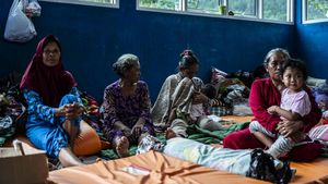 Akibat Longsor, 917 Warga Mengungsi di Kantor Kelurahan Pandanarum