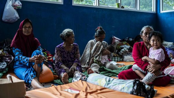 Akibat Longsor, 917 Warga Mengungsi di Kantor Kelurahan Pandanarum