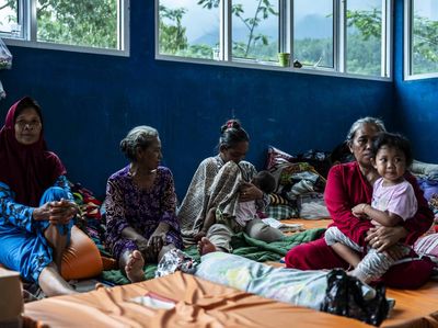 Akibat Longsor, 917 Warga Mengungsi di Kantor Kelurahan Pandanarum