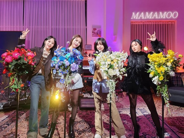 Potret MAMAMOO/ Foto: instagram.com/mamamoo_official Comeback MAMAMOO mendatang akan diikuti dengan agenda World Tour. Kembalinya MAMAMOO di atas panggung sukses mendapatkan antisipasi besar.