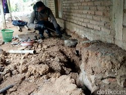 Video: Rumah Warga di Trenggalek Terancam Ambruk Imbas Tanah Gerak