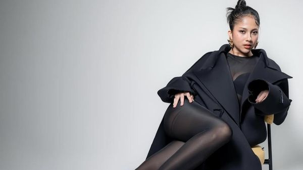 Sitha Marino Makin Cantik, Bastian Steel Deg-degan