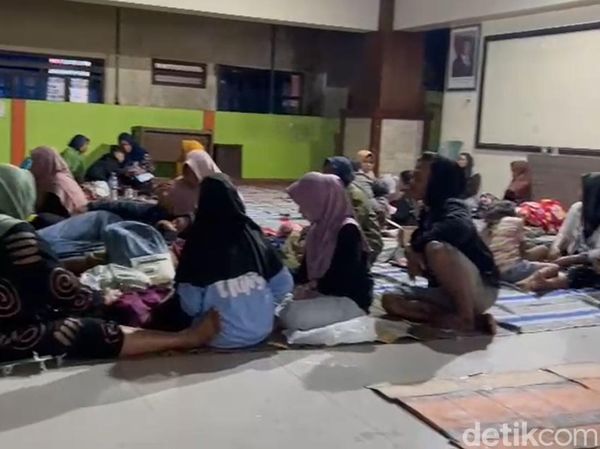 Erupsi Semeru, Warga Candipuro Mengungsi ke Lima Titik Pengungsian