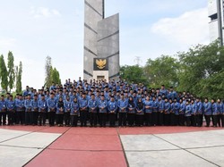 Sambut HUT Korpri ke-54, ASN Polda Jatim Ziarah ke TMP dan Anjangsana