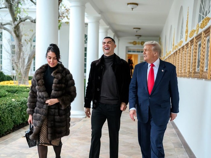 Cristiano Ronaldo jumpa Donald Trump di Gedung Putih, Selasa (18/11/2025).