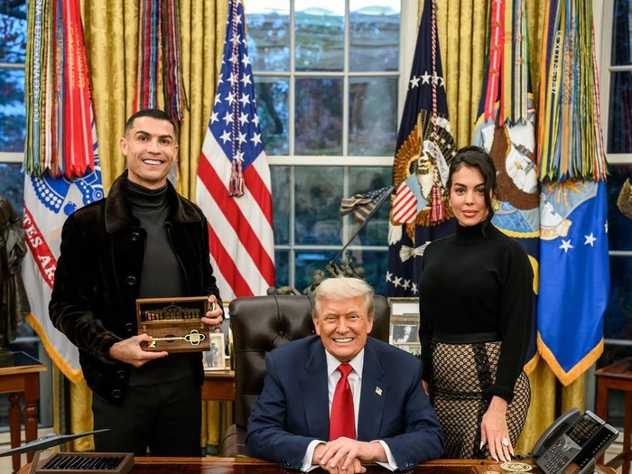 Cristiano Ronaldo jumpa Donald Trump di Gedung Putih, Selasa (18/11/2025).