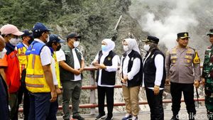 Momen Gubernur Khofifah Tinjau Lokasi Erupsi Semeru