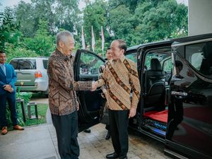 Video: Momen Jokowi Bertemu Eks PM Lee Hsien Loong di Singapura