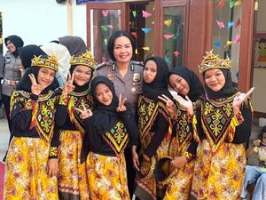 Upaya Iptu Juani Bina Anak-anak Selumit Pantai agar Tak Terjerumus Narkoba