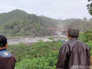Potret Sungai Besuk Kobokan Masih Panas Usai Erupsi Semeru