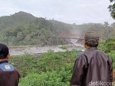 Potret Sungai Besuk Kobokan Masih Panas Usai Erupsi Semeru
