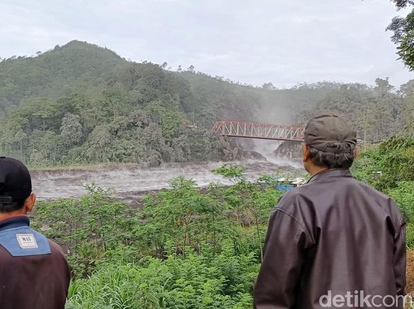 Potret Sungai Besuk Kobokan Masih Panas Usai Erupsi Semeru