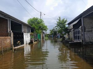 Warga Findaria Maros 14 Hari Kebanjiran gegara Developer Tutup Saluran Air