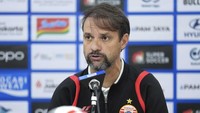 Persija Tertahan Lagi di JIS, Mauricio Souza: Rumputnya Tidak Wajar
