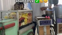 Viral Pernikahan Unik Gen Z Hadirkan Food Stall Kaki Lima Plus Abangnya