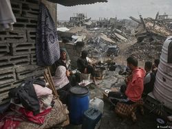 Heboh Penerbangan Misterius, Israel Pindahkan Warga Gaza secara Sukarela?