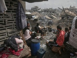 Heboh Penerbangan Misterius, Israel Pindahkan Warga Gaza secara Sukarela?