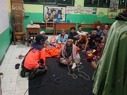 Pemprov Jatim Kirim Bantuan Logistik untuk Warga Terdampak Erupsi Semeru