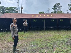 Polisi Dirikan Tenda Darurat-Pos Tanggap Bencana Erupsi Gunung Semeru