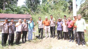 Aksi Hijau di Rokan Hulu: Kapolres dan Warga Tanam Pohon Sambut Hari Pohon