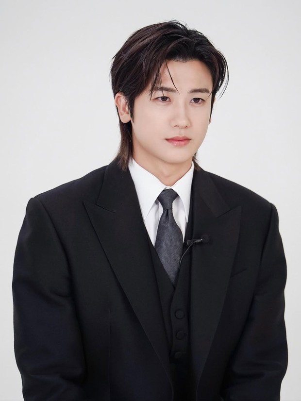 Potret Park Hyung Sik/ Foto: instagram.com/reve_ent_official Park Hyung Sik akan memerankan seorang CEO di sebuah perkantoran dalam drama 'A Proper Romance'.