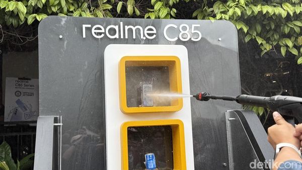 Momen Realme C85 Series Disemprot Waterjet Sampai Direbus