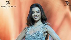Pesona Sanly Liu dengan Gaun Malam di Panggung Preliminary Miss Universe 2025