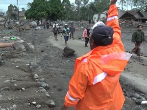 Video: Banjir Lahar Semeru, Warga Diminta Jauhi Zona Merah