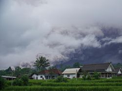 Video: Cerita Warga Detik-detik Gunung Semeru Erupsi