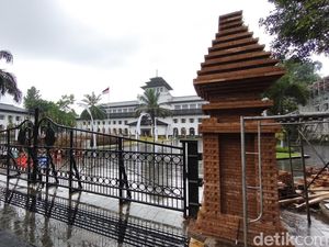 Kata Dedi Mulyadi soal Gapura Baru Gedung Sate