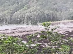 Besuk Kobokan Masih Panas dan Berasap Usai Semeru Meletus Dahsyat